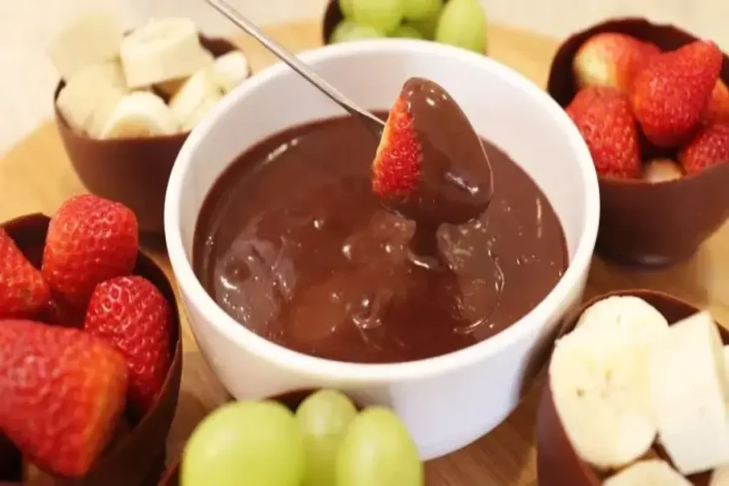 Receita de Fondue de Chocolate Tradicional com frutas