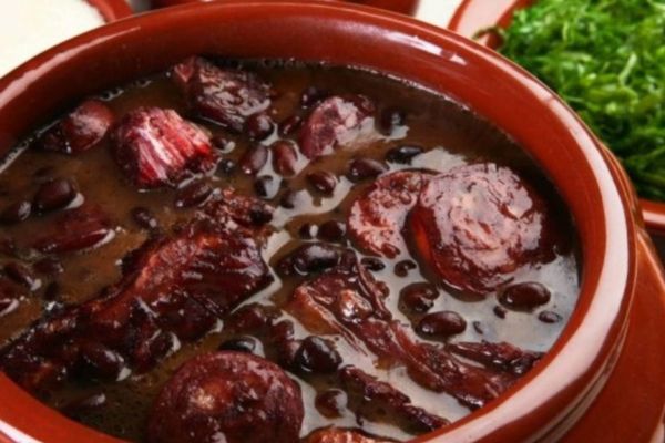 5 Passos para Preparar uma Feijoada Brasileira Tradicional