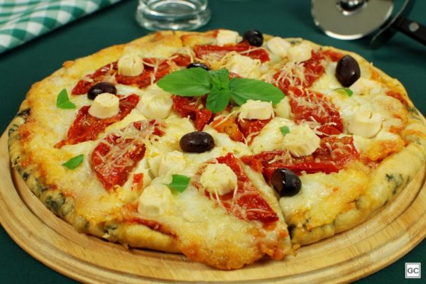 Pizza Caseira com Ingredientes Frescos