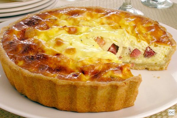 5 Passos para Preparar um Delicioso Quiche de Bacon e Queijo