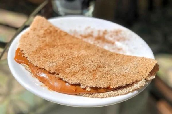 5 Passos para Criar uma Tapioca de Doce de Leite com Amêndoas Inesquecível