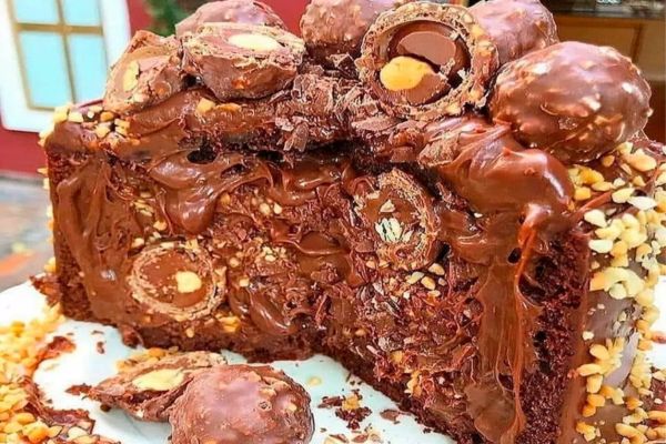 5 Passos para um Bolo de Ferrero Rocher Inesquecível: Delícia em Cada Mordida!