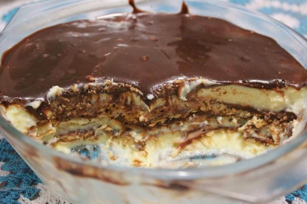 Pavê Básico de Chocolate: Uma Sobremesa Simplesmente Deliciosa