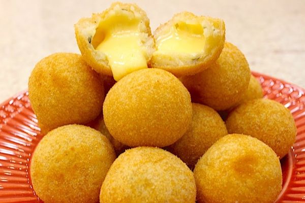 5 Passos para Preparar Bolinhas de Queijo que Derretem na Boca