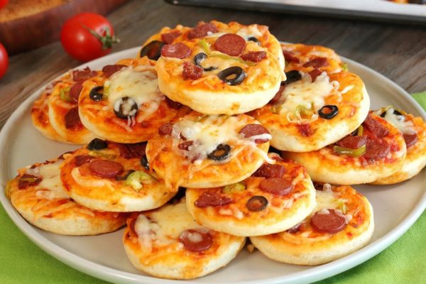 5 Passos para Preparar Mini Pizzas Caseiras e Surpreender Seu Paladar