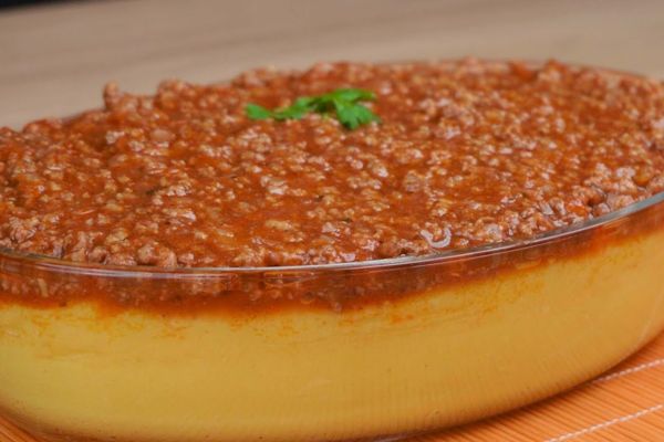 5 Passos para Saborear a Perfeição: Polenta com Carne Moída