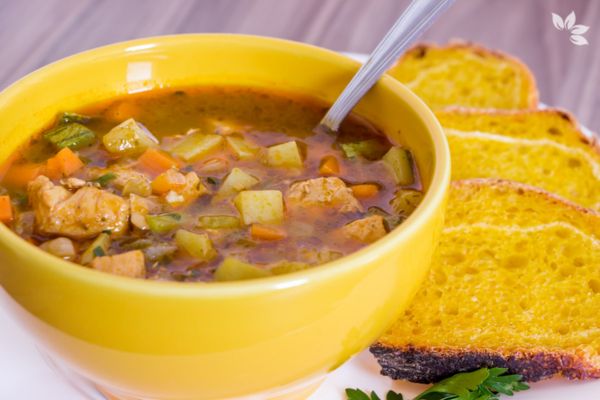 5 Passos para uma Saborosa Sopa de Frango com Legumes