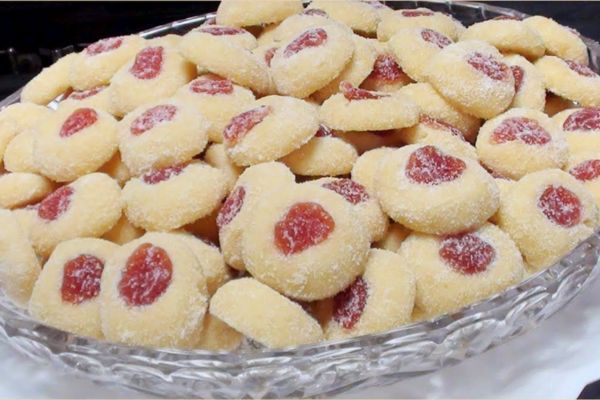 5 Passos para Preparar Biscoitos Recheados com Goiabada que Derretem na Boca