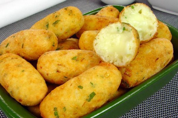 5 Deliciosos Bolinhos de Arroz com Queijo para Transformar sua Refeição