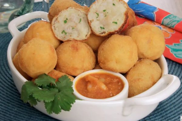 5 Bolinho de Batata de Peixe com Molho Camarão: Uma Explosão de Sabores Marinhos