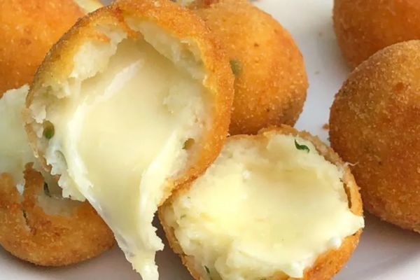 5 Deliciosos Bolinhos de Batata com Queijo que Você Precisa Experimentar