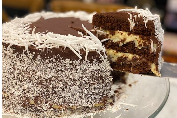 5 Passos para um Bolo de Prestígio Gelado Inesquecível para Aniversários