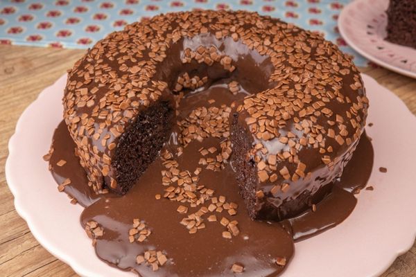 5 Passos para o Espetacular Bolo Vulcão de Brigadeiro: Uma Erupção de Sabor Numerada