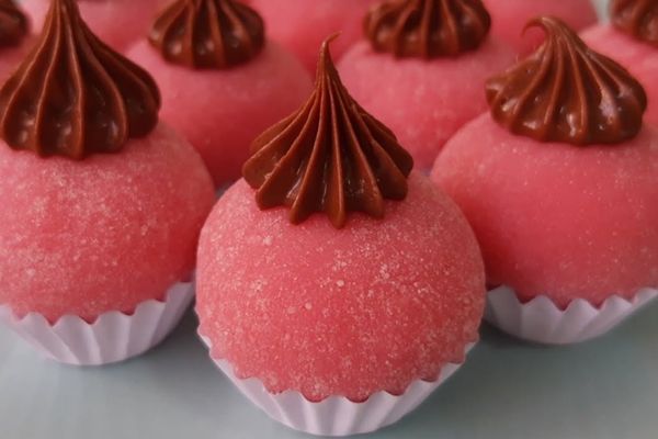 5 Passos para Preparar um Delicioso Brigadeiro de Morango Caseiro: Uma Doçura Numerada