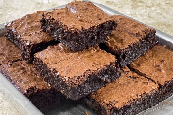 5 Passos para um Brownie Caseiro Perfeito: Uma Delícia em Cada Mordida