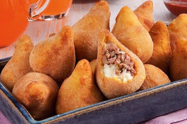 5 Razões para Se Deliciar com a Coxinha de Carne Moída: Uma Explosão de Sabores em Cada Mordida