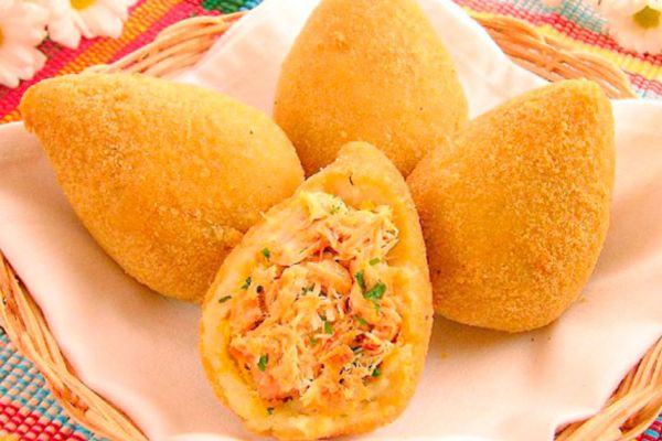 5 Razões para se Apaixonar pela Coxinha de Frango: Uma Delícia Brasileira Inigualável