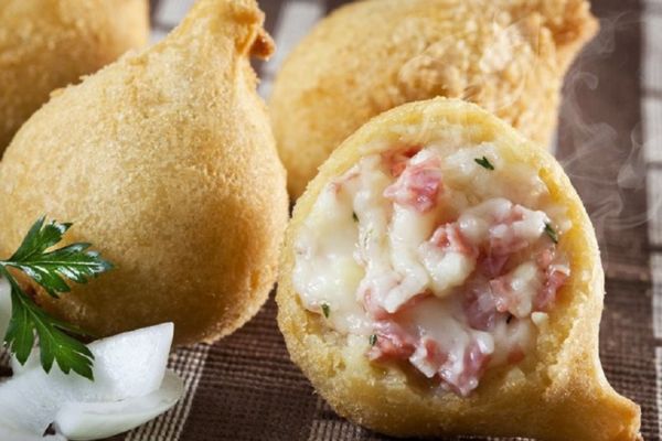 5 Passos para a Perfeição: Coxinha de Queijo com Presunto