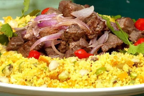 5 Razões para Degustar o Cuscuz com Carne de Sol: Tradição e Sabor em 4 Passos