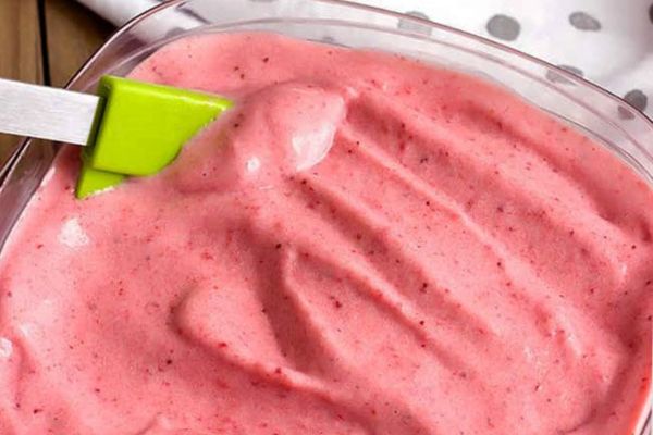 5 Passos para um Delicioso Mousse de Morango Fit