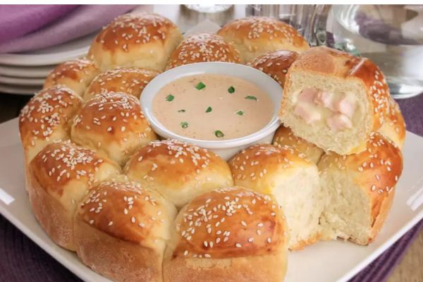 5 Passos para Saborear o Inigualável Pão Bolinha Recheado com Lombo e Catupiry