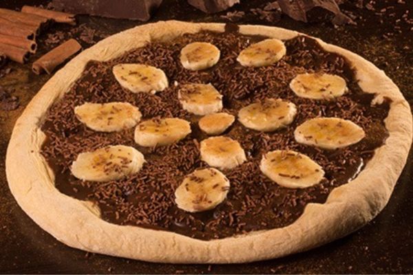 5 Passos para uma Delícia Inigualável: Pizza de Banana com Chocolate