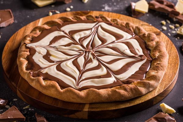 5 Passos para a Perfeição: Pizza de Chocolate Branco e Preto