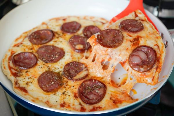 5 Passos para a Pizza de Frigideira Rap10 Deliciosamente Rápida