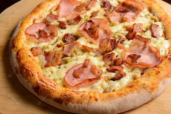 5 Passos para a Pizza de Lombinho Canadense Perfeita: Uma Viagem de Sabor aos Sabores do Norte