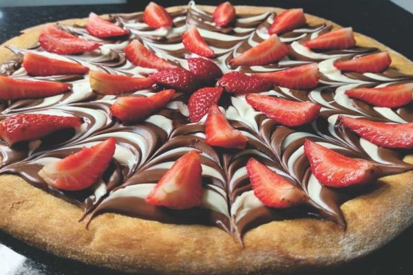 5 Passos para uma Experiência Divina: Pizza de Morango com Brigadeiro