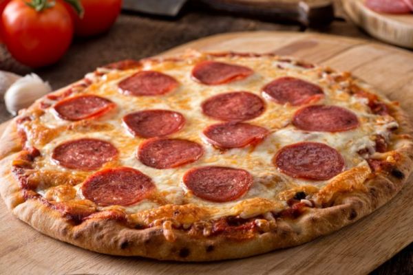 5 Passos para uma Pizza de Pepperoni Perfeita – Delicie-se em Casa!