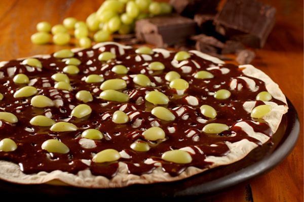 5 Passos para uma Surpreendente Pizza de Uva Verde com Chocolate