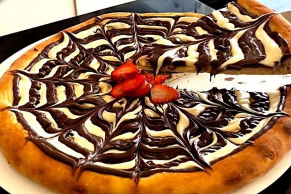 5 Passos para Preparar uma Deliciosa Pizza Doce de Chocolate que Vai Surpreender seu Paladar!