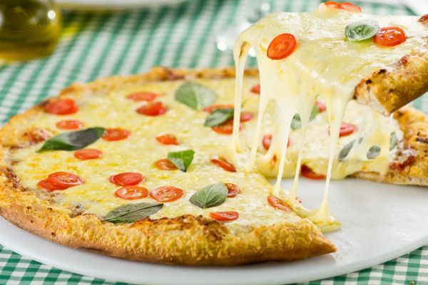 5 Passos para a Perfeição: Como Fazer uma Pizza Marguerita Incrível em Casa!