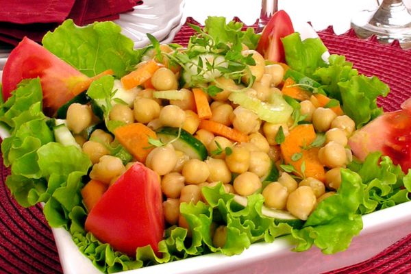 5 Razões para Amar a Salada de Grão de Bico Simples