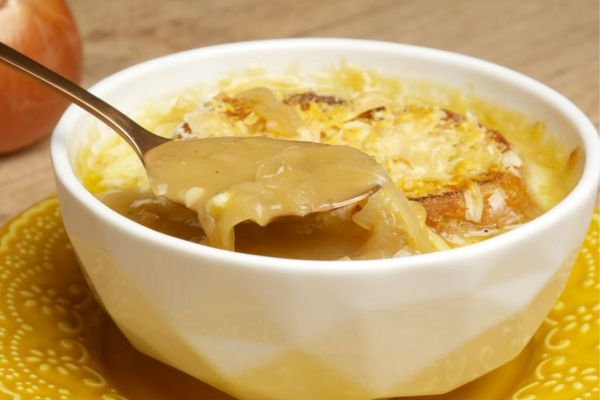 5 Passos para uma Sopa de Cebola Inesquecível: Uma Jornada de Sabores Reconfortantes