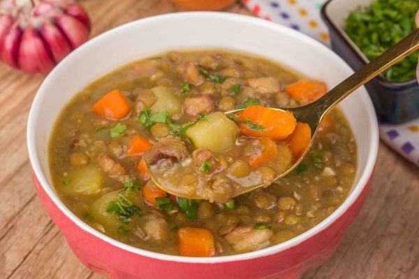 5 Passos para uma Sopa Reconfortante: Sabor e Nutrição na Sopa de Lentilhas