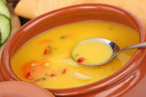 5 Passos para uma Sopa de Mandioca Vegana que Surpreende o Paladar