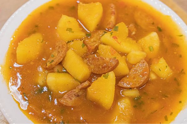 5 Passos para uma Sopa de Mandioca Inesquecível: Tradição e Sabor na Sua Mesa