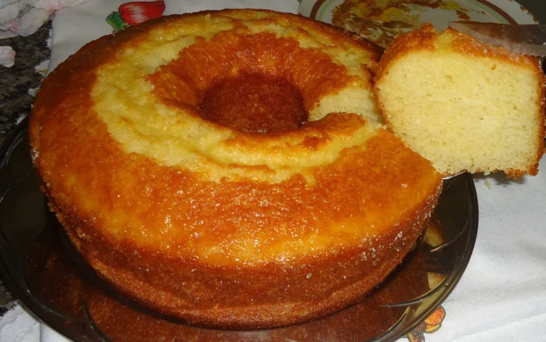 Quando Faço Esse Bolo de Fubá Cremoso Aqui em Casa, Não Sobra Nenhum Pedacinho! Aprenda a Fazer