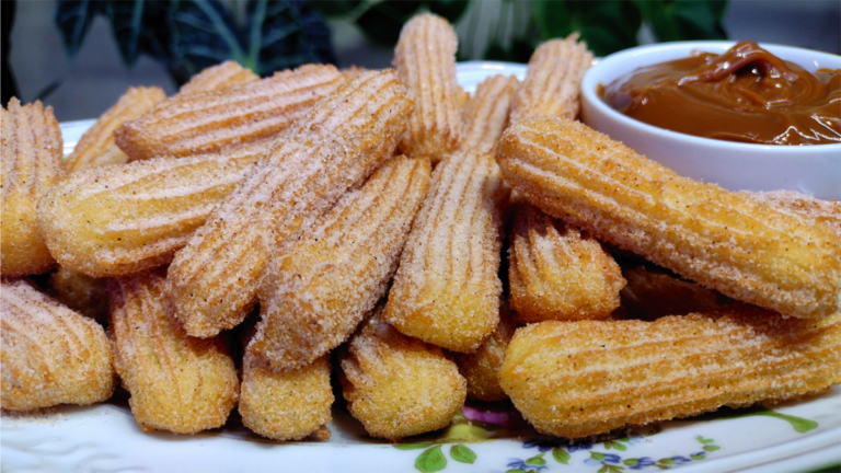 Fiz esses Churros Caseiros e eles sumiram da mesa em segundos!